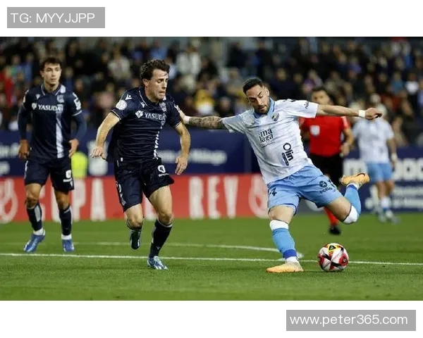 国王杯激战波尔图与里昂平局乌龙球瞬间引发全场热烈反响